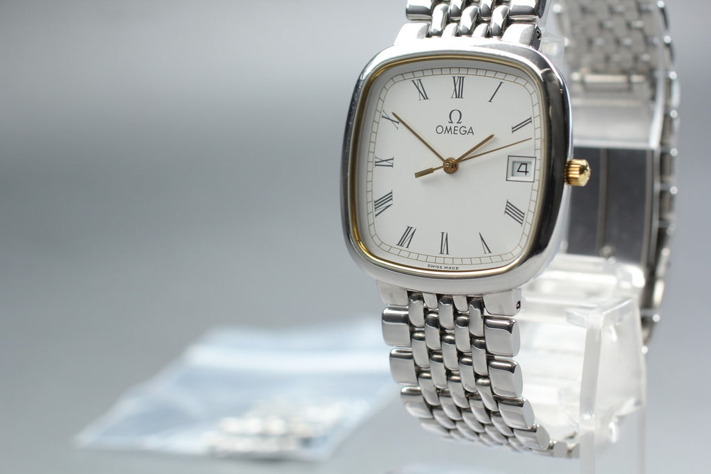 1988 Near MINT OMEGA De Ville 30mm 396.1017 Quartz White Roman Men's Vintage