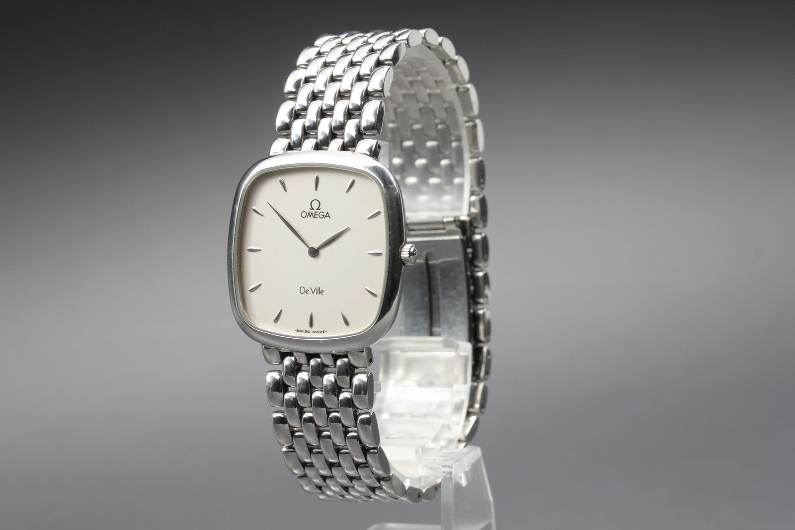 1994 Near MINT OMEGA De Ville 30mm 395.3378 Quartz Silver Dial Men's Vintage