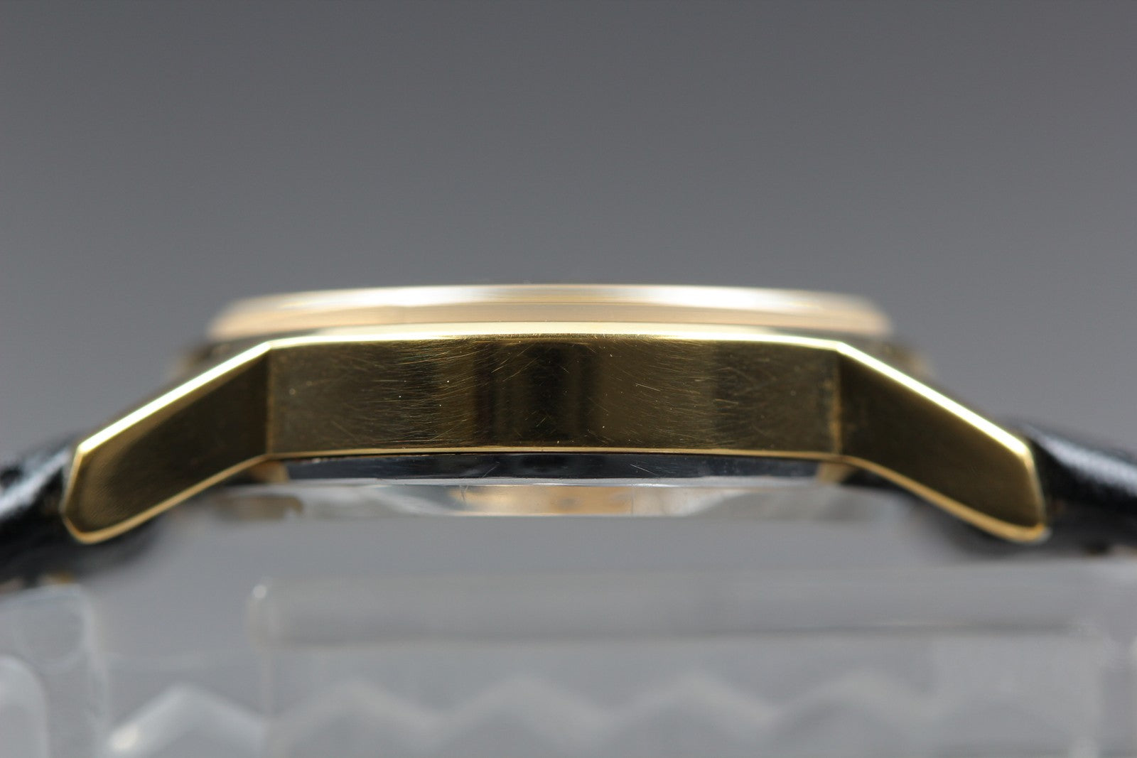 1976 Near MINT OMEGA De Ville 24mm 511.0508 Manual Gold Dial Women's Vintage