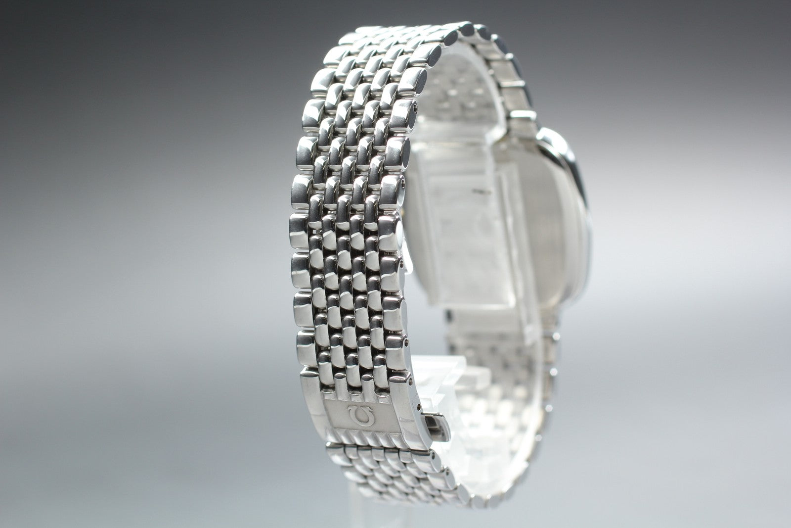 1988 Near MINT OMEGA De Ville 30mm 396.1017 Quartz White Roman Men's Vintage