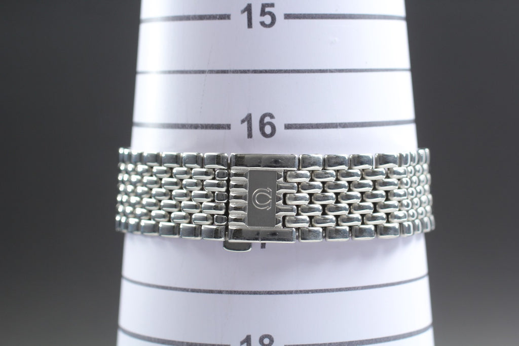 1988 Near MINT OMEGA De Ville 30mm 396.1017 Quartz White Roman Men's Vintage