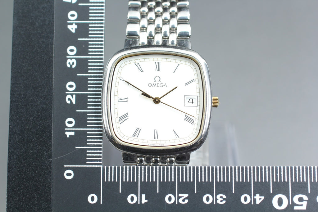 1988 Near MINT OMEGA De Ville 30mm 396.1017 Quartz White Roman Men's Vintage