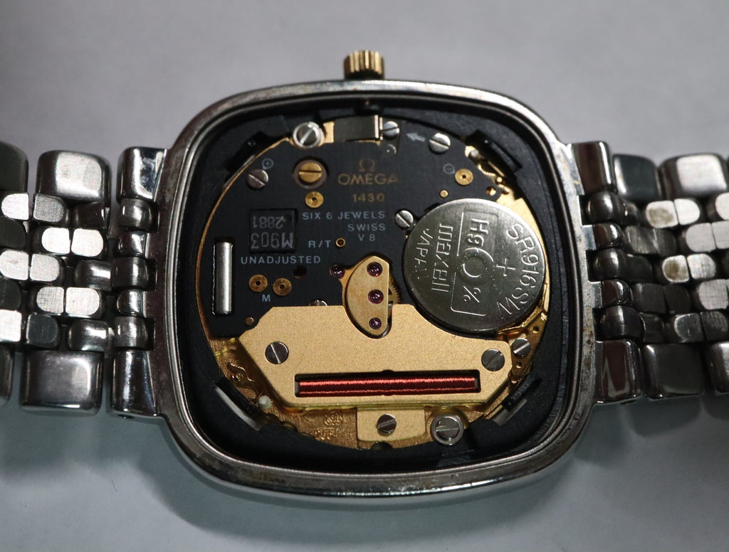 1988 Near MINT OMEGA De Ville 30mm 396.1017 Quartz White Roman Men's Vintage