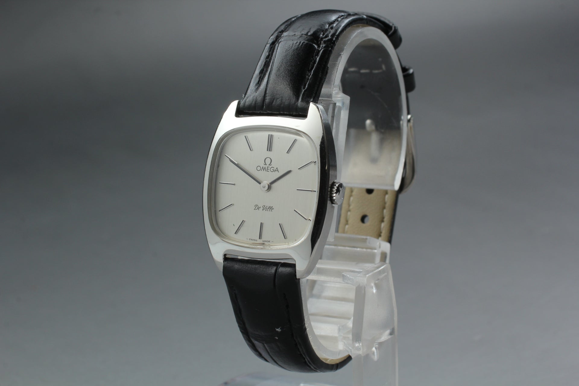 1979 Near MINT OMEGA De Ville 25mm 511.0531 Manual Silver Dial Women's Vintage