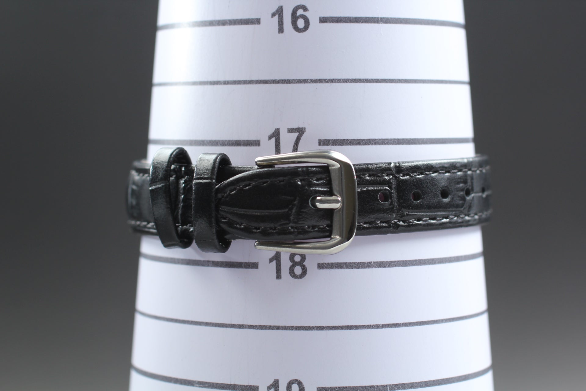1979 Near MINT OMEGA De Ville 25mm 511.0531 Manual Silver Dial Women's Vintage