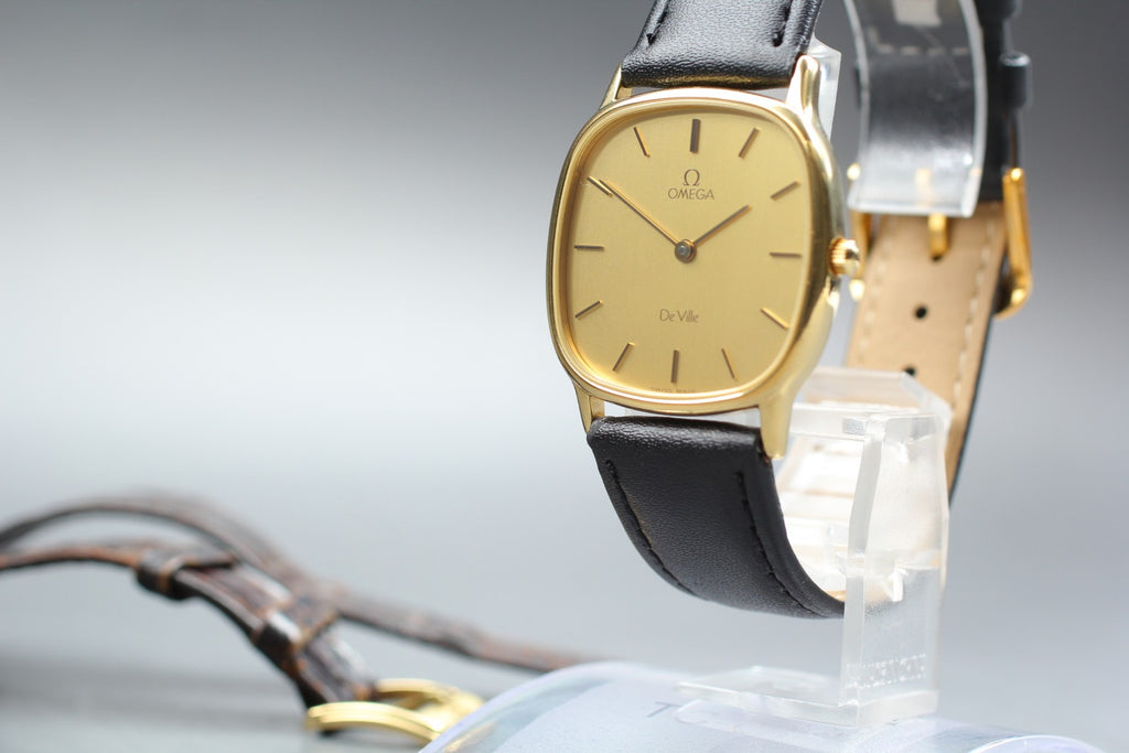 1984 Near MINT OMEGA De Ville 30mm 191.0219 Quartz Gold Dial Men's Watch Vintage