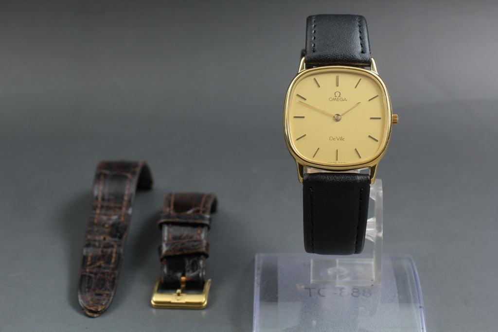 1984 Near MINT OMEGA De Ville 30mm 191.0219 Quartz Gold Dial Men's Watch Vintage