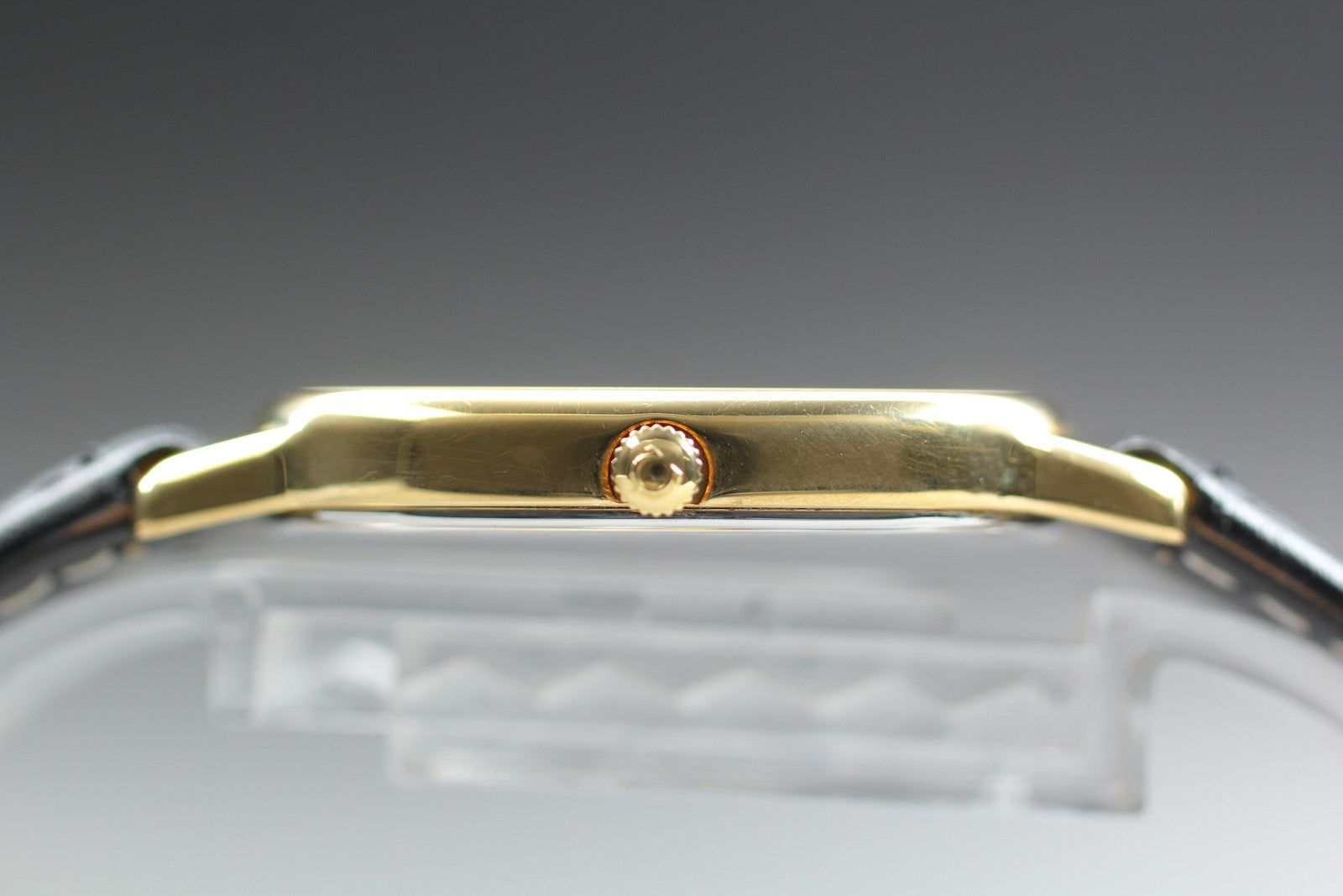 1984 Near MINT OMEGA De Ville 30mm 191.0219 Quartz Gold Dial Men's Watch Vintage