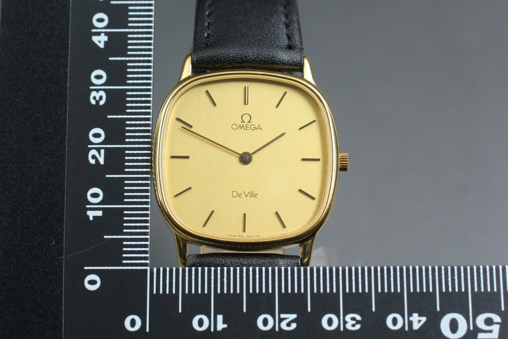1984 Near MINT OMEGA De Ville 30mm 191.0219 Quartz Gold Dial Men's Watch Vintage