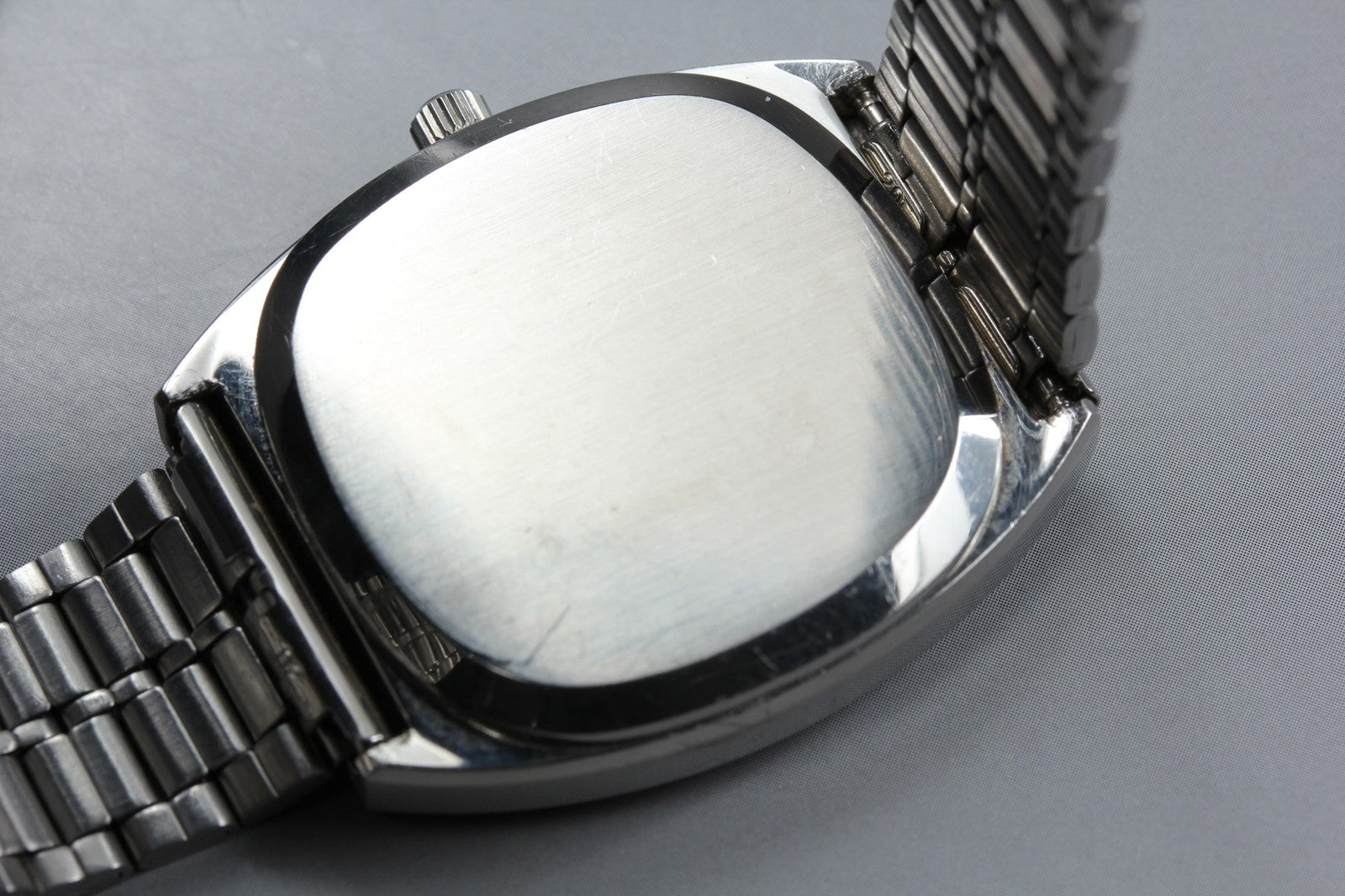 1977 Near MINT OMEGA De Ville 34mm 192.0035 Quartz Silver Dial Men's Vintage