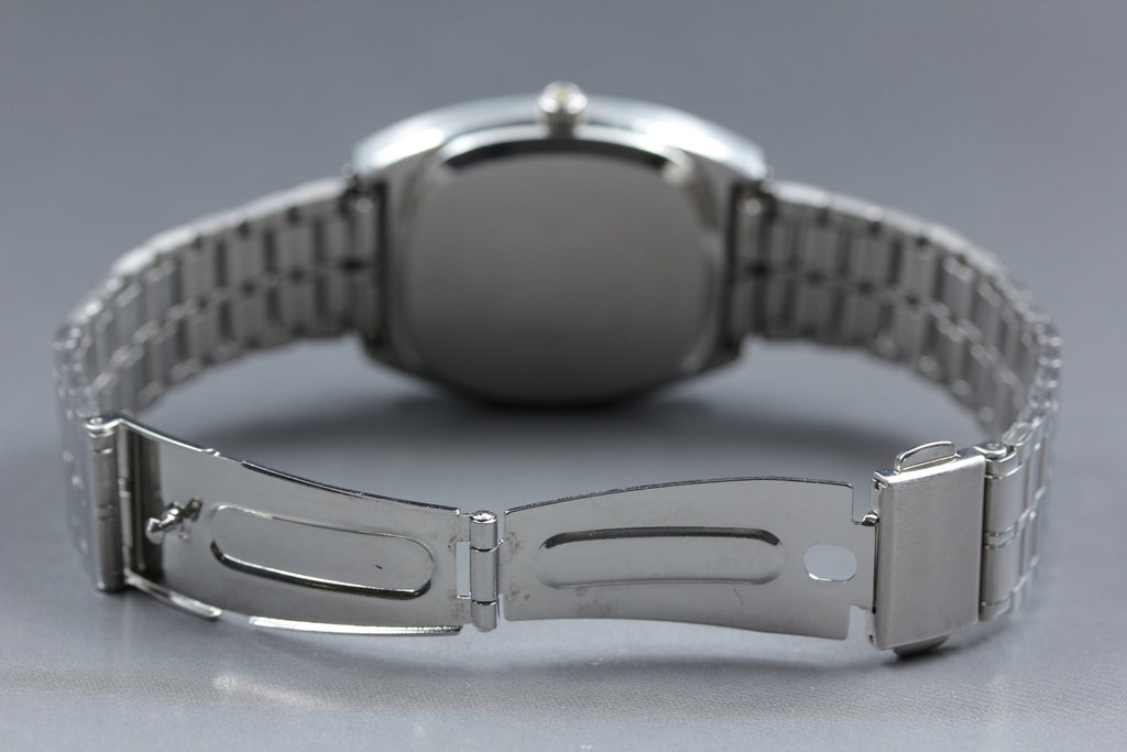 1977 Near MINT OMEGA De Ville 34mm 192.0035 Quartz Silver Dial Men's Vintage