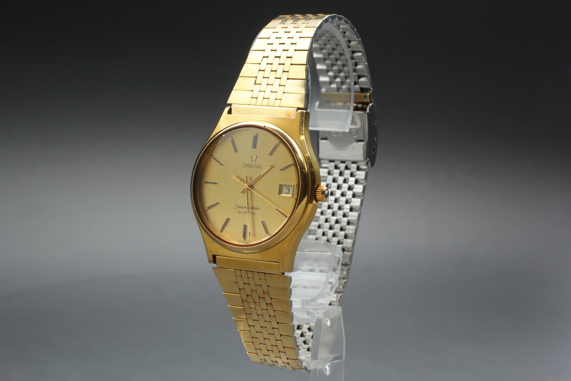 1977 Near MINT OMEGA Seamaster 35mm 196.0116 Quartz Gold Dial Men's Vintage