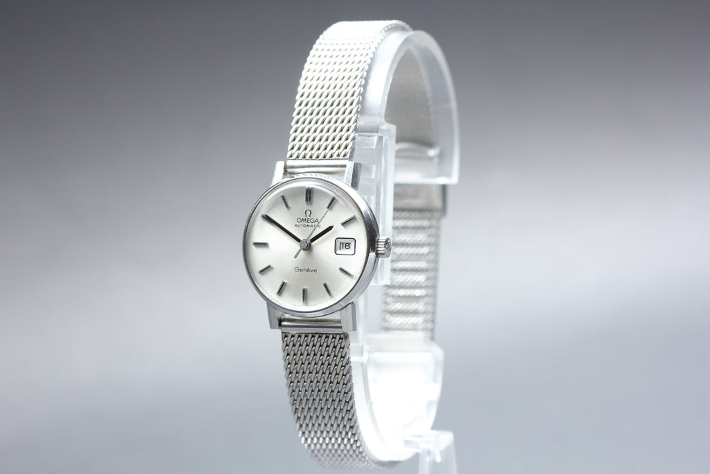 1972 Near MINT OMEGA Geneve 23mm 562.018 Automatic Silver Dial Women's Vintage