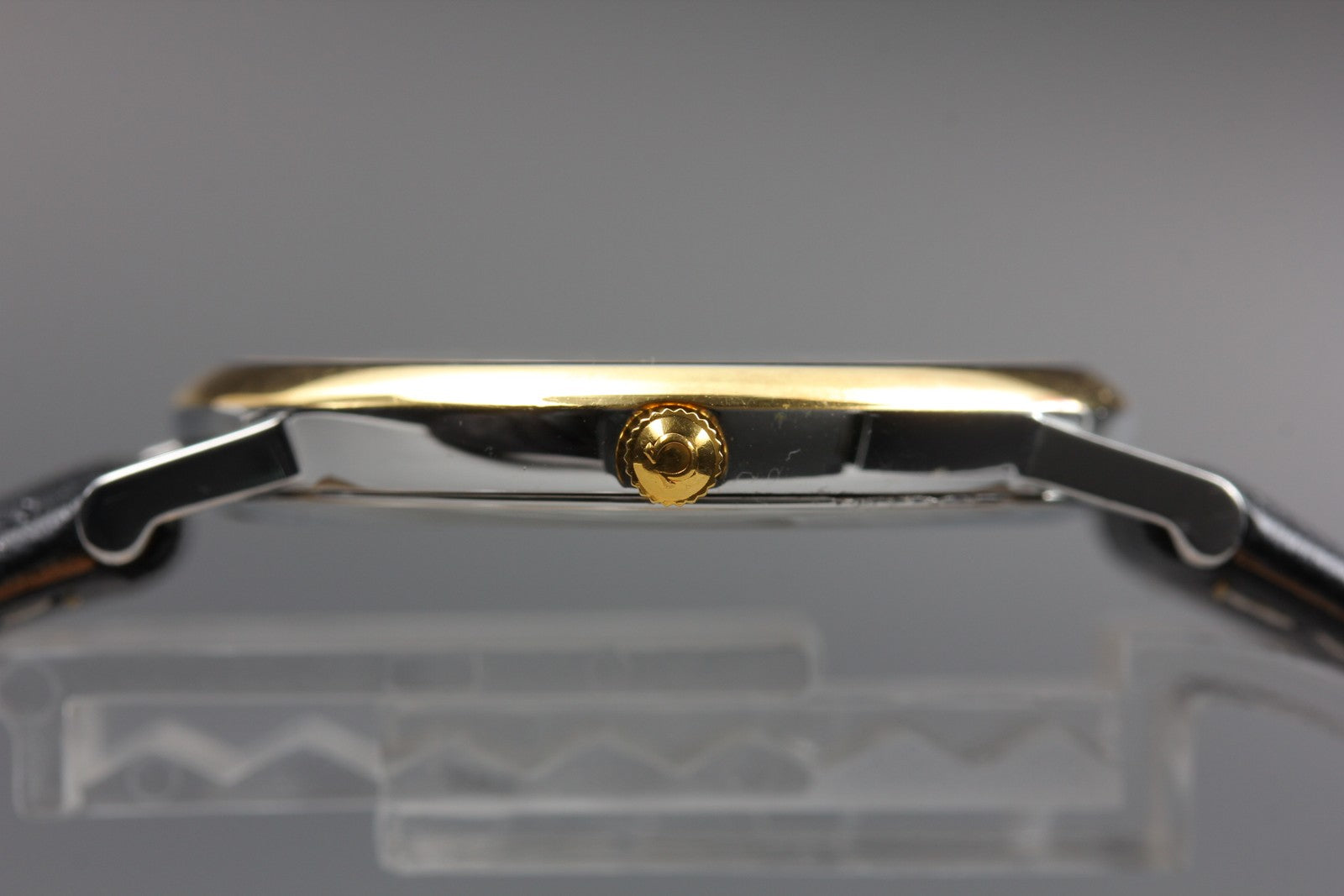 1993 Near MINT/Box, Paper OMEGA De Ville 32mm 196.2432 Quartz Gold Men's Vintage