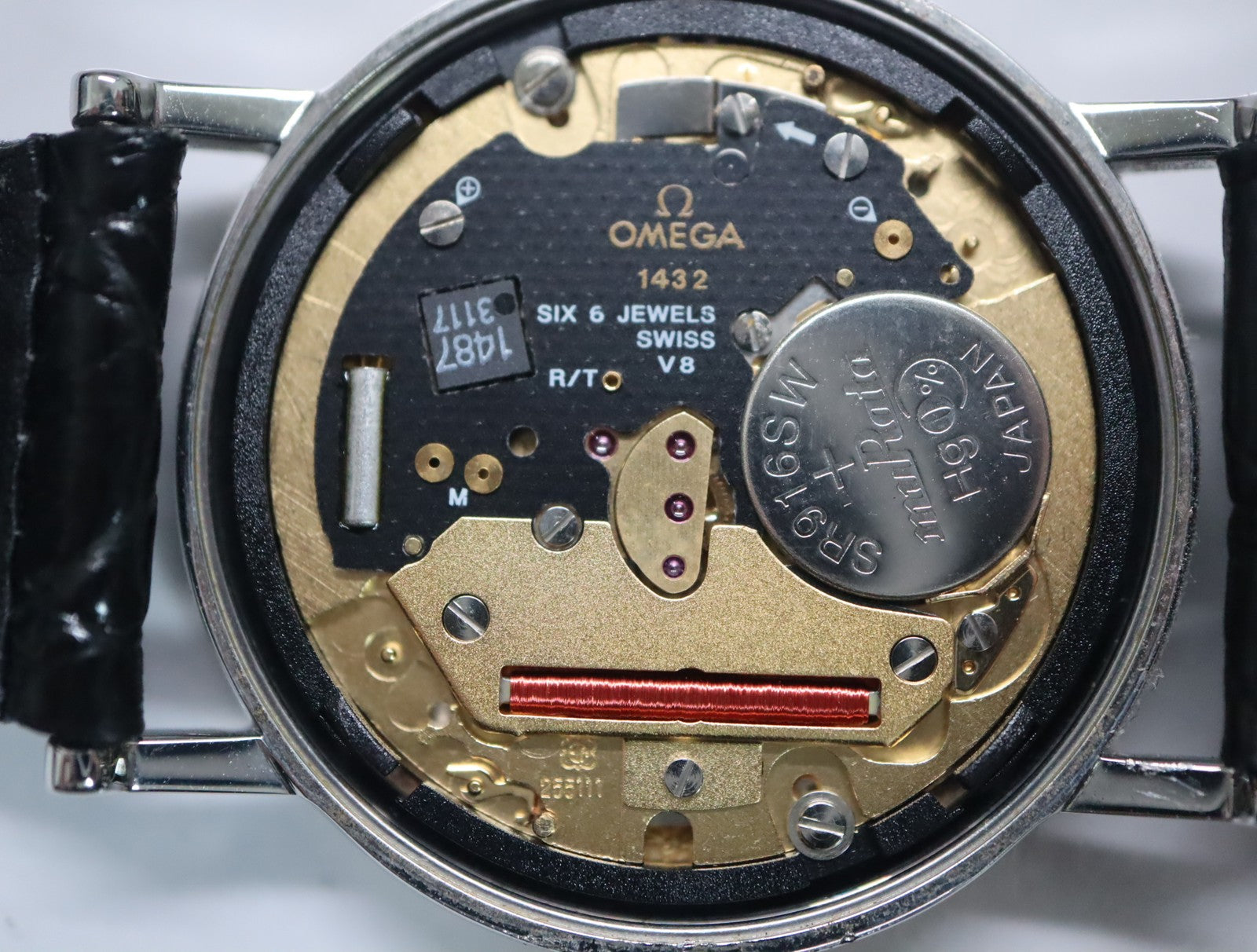 1993 Near MINT/Box, Paper OMEGA De Ville 32mm 196.2432 Quartz Gold Men's Vintage