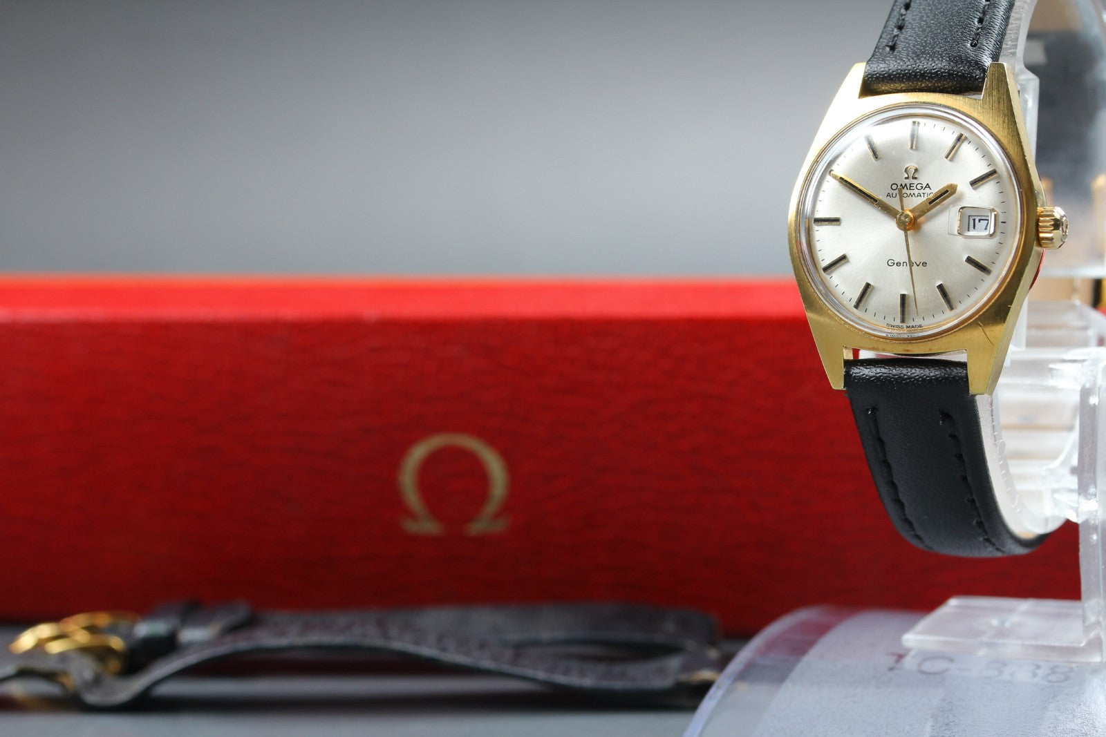 1969 Near MINT/Box, Paper OMEGA Geneve 24mm 566.012 Automatic Women's Vintage