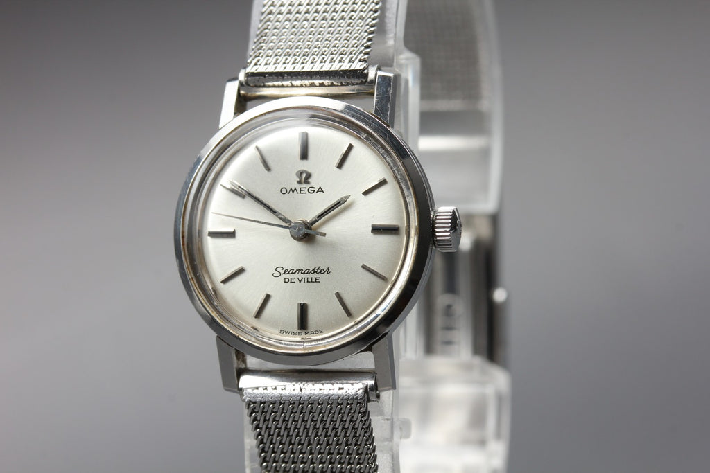 Near MINT OMEGA Seamaster De Ville 22mm Manual Wind Silver Dial Women's Vintage