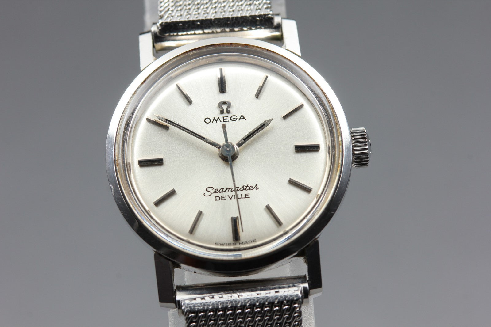 Near MINT OMEGA Seamaster De Ville 22mm Manual Wind Silver Dial Women's Vintage