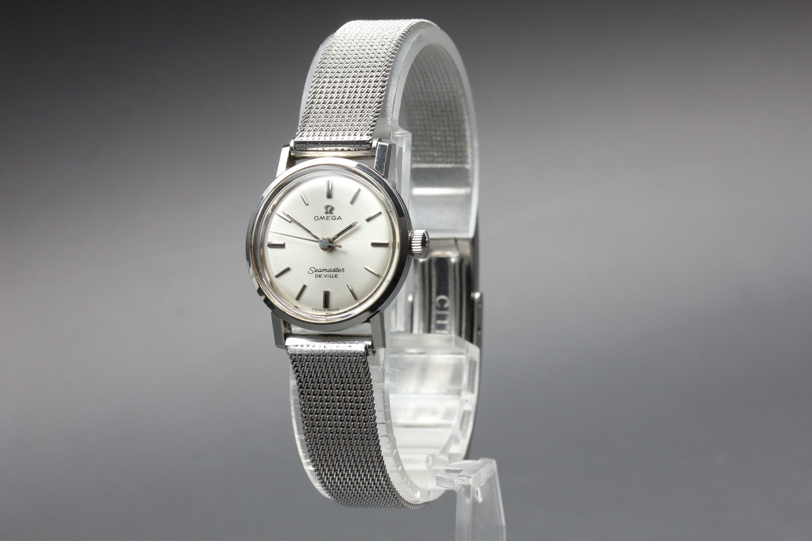 Near MINT OMEGA Seamaster De Ville 22mm Manual Wind Silver Dial Women's Vintage