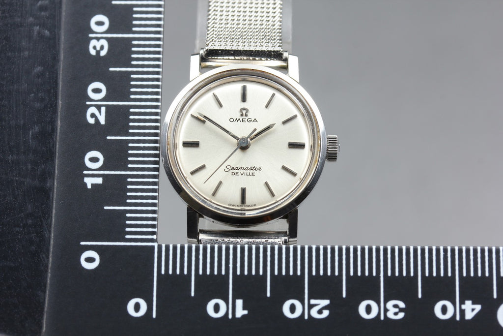 Near MINT OMEGA Seamaster De Ville 22mm Manual Wind Silver Dial Women's Vintage