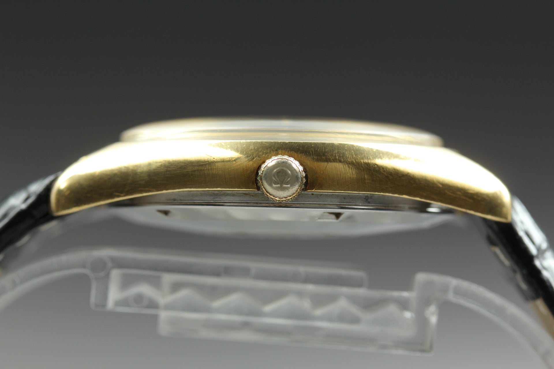 1970 Near MINT OMEGA Seamaster 35mm 166.067 Automatic Gold Dial Men's Vintage
