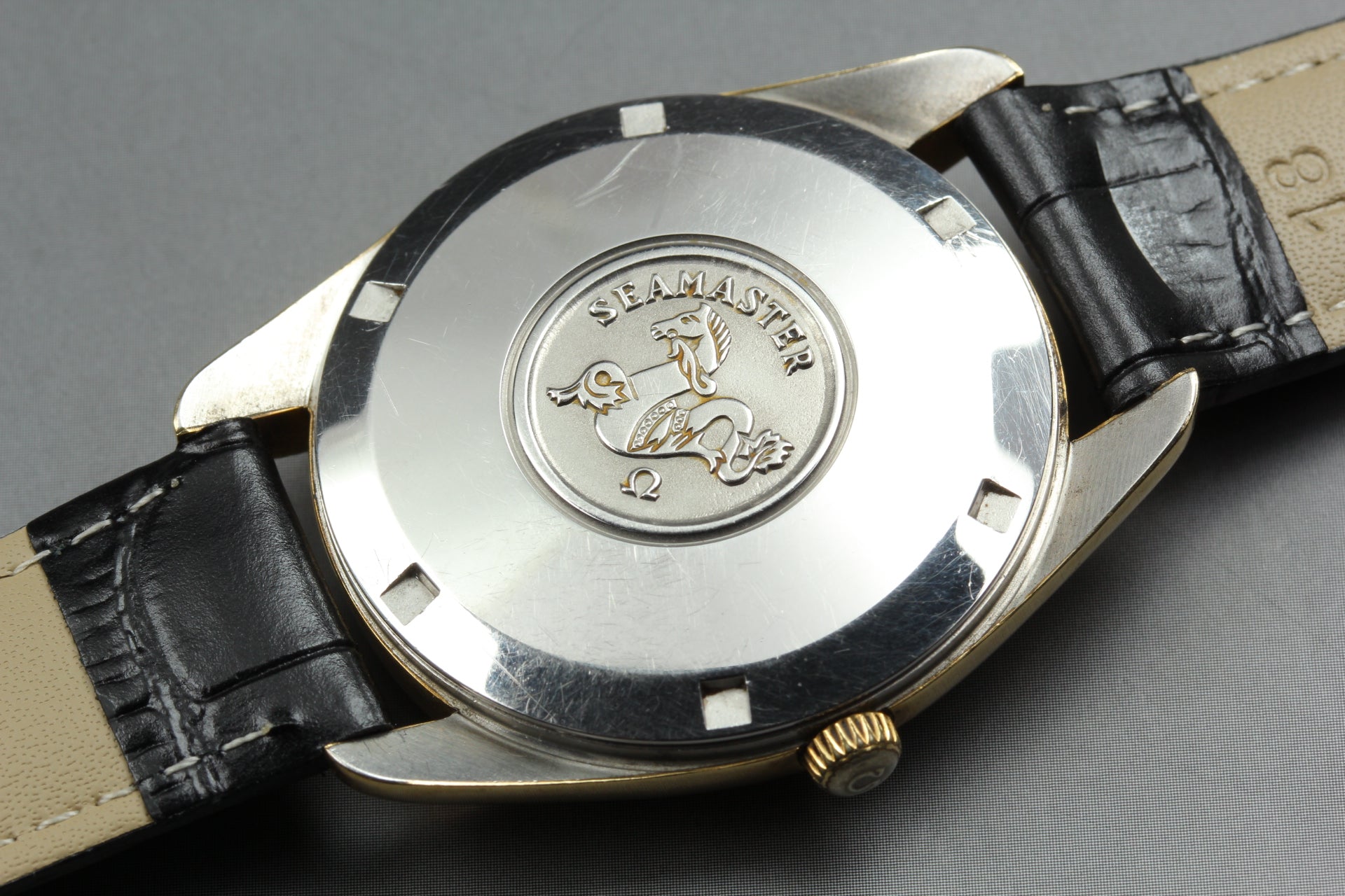 1970 Near MINT OMEGA Seamaster 35mm 166.067 Automatic Gold Dial Men's Vintage