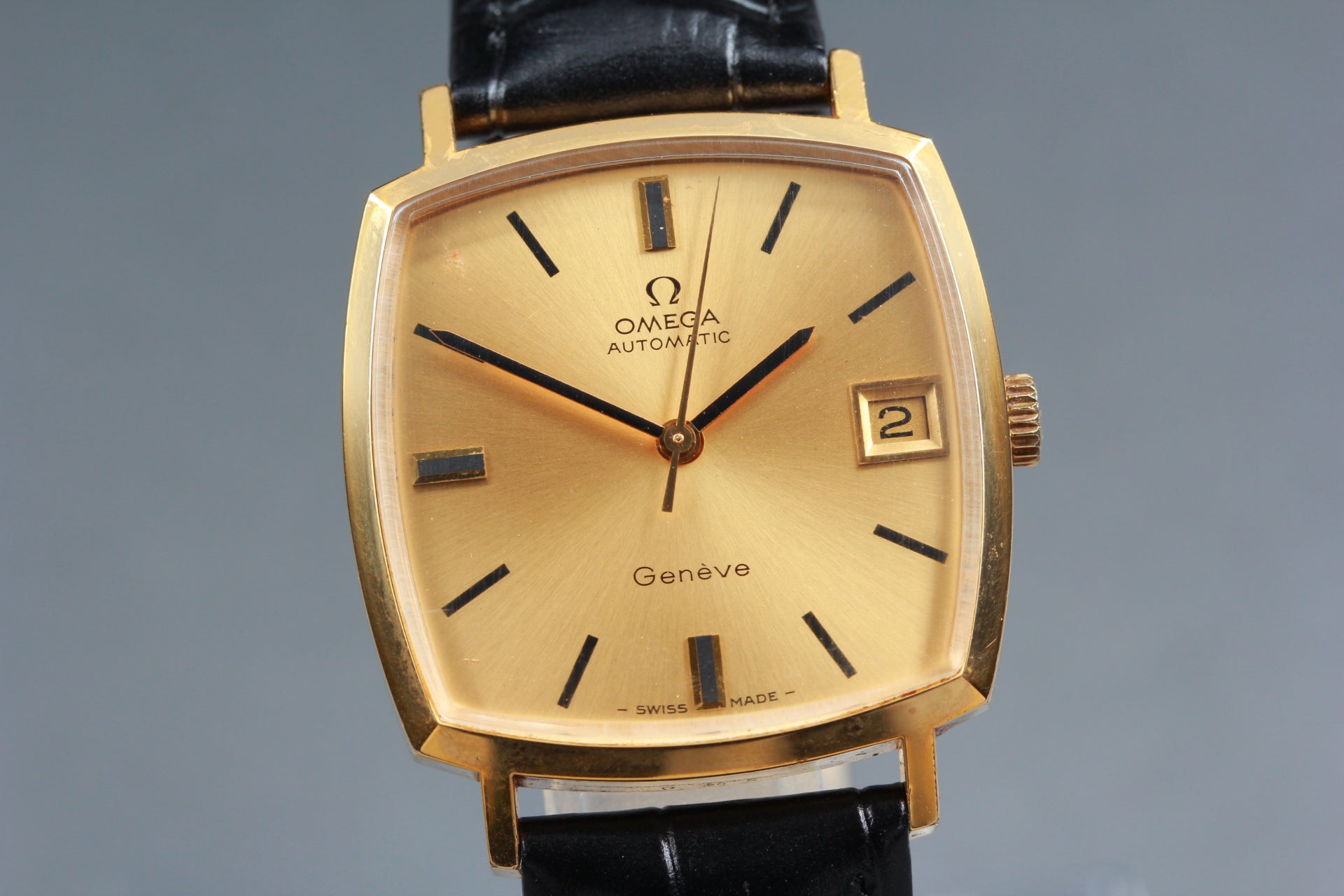 1971 Near MINT OMEGA Geneve 31mm 162.0010 Automatic Gold Dial Men's Vintage