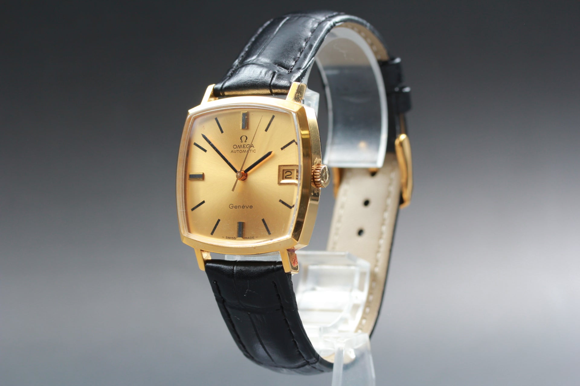 1971 Near MINT OMEGA Geneve 31mm 162.0010 Automatic Gold Dial Men's Vintage