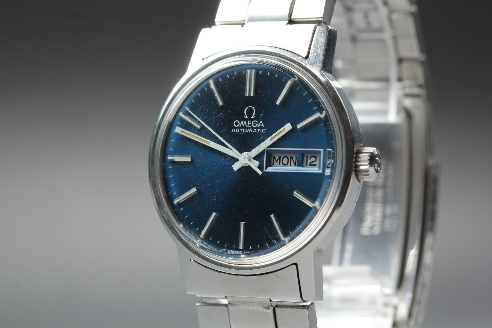 1972 Near MINT OMEGA Geneve 35mm 166.0117 Automatic Navy Dial Men's Vintage
