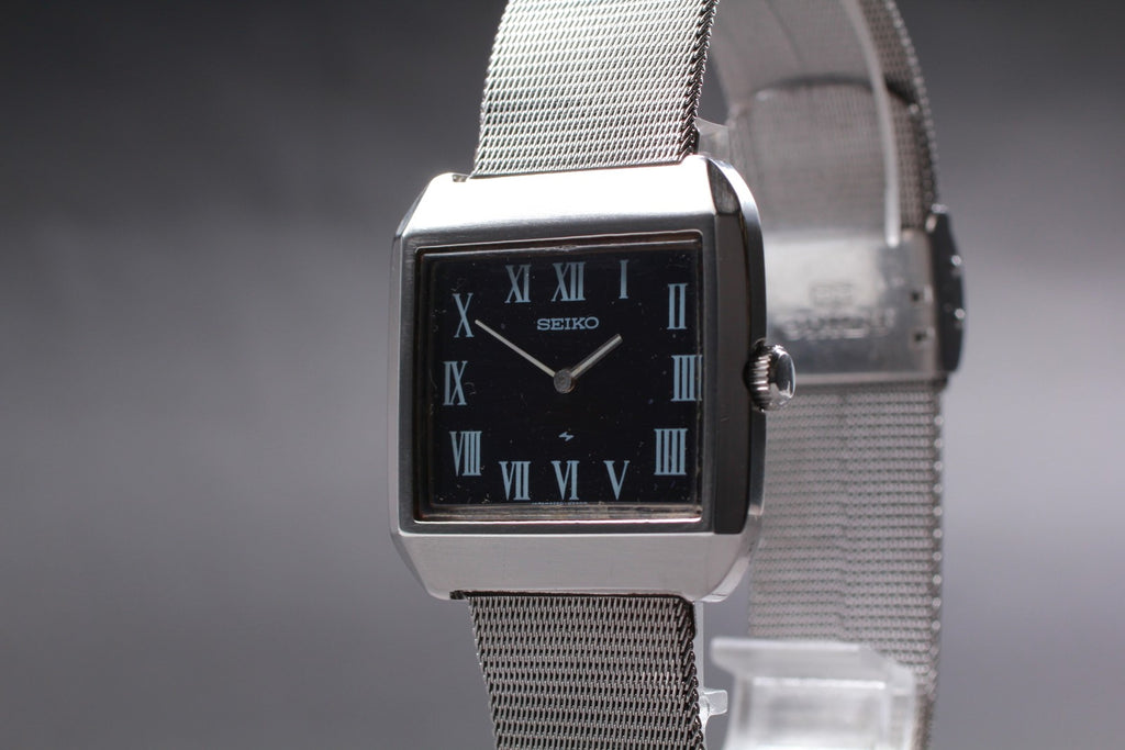 1973 SEIKO Chariot 2220-3170 30mm Manual Black Roman Dial Men's Vintage Exc+5