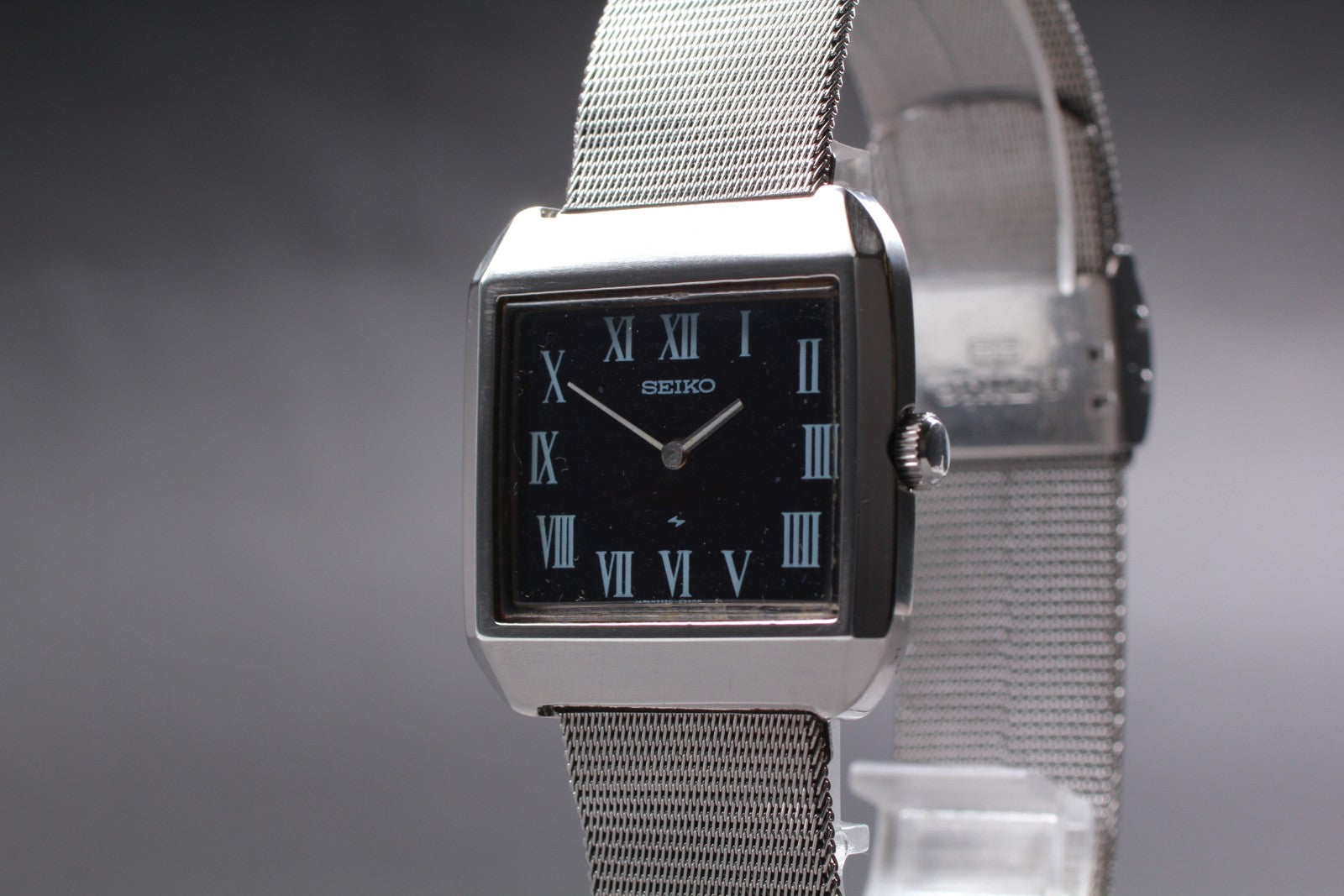 1973 SEIKO Chariot 2220-3170 30mm Manual Black Roman Dial Men's Vintage Exc+5