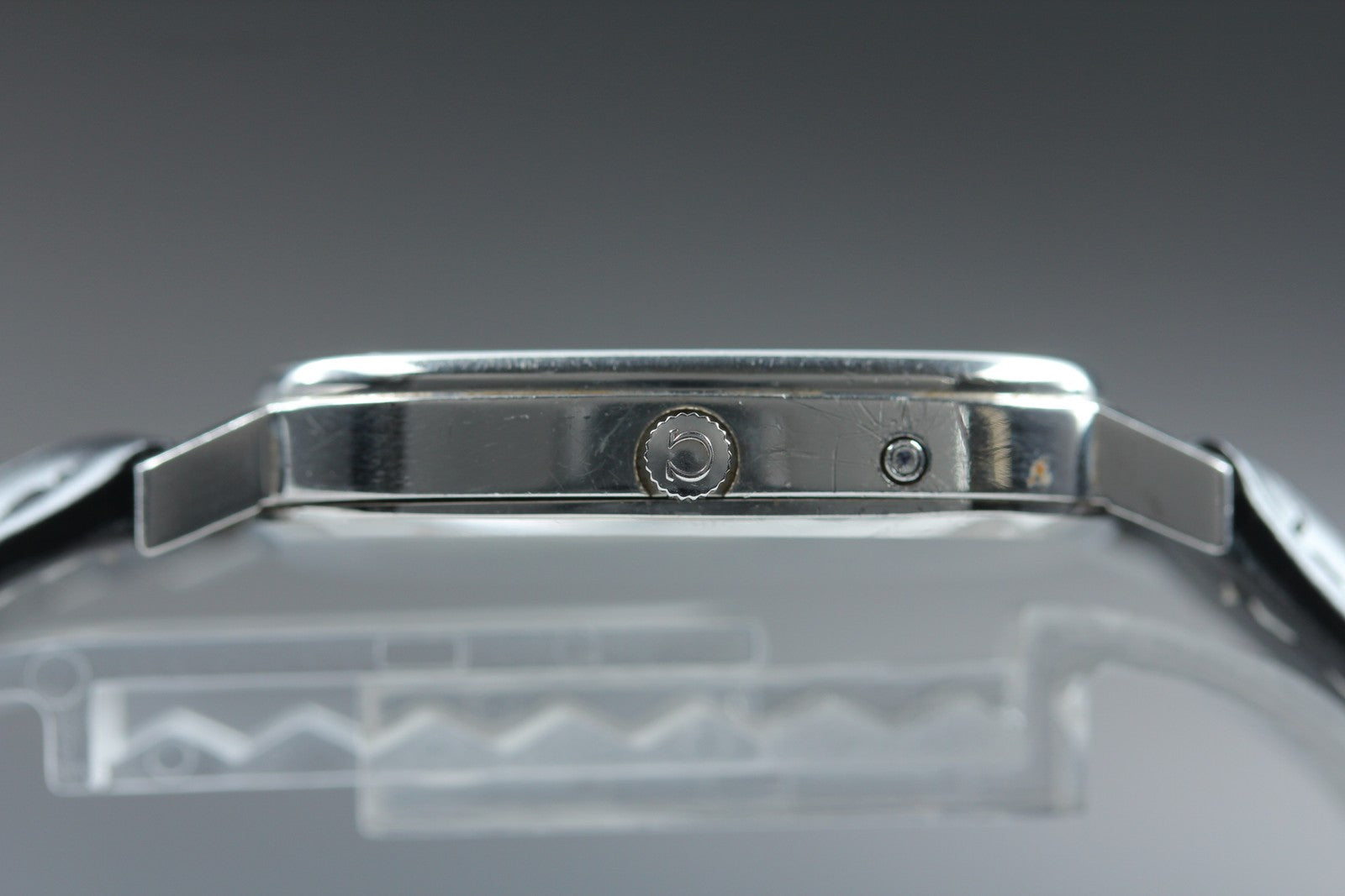 Near MINT OMEGA De Ville 31mm 192.0058 Quartz Silver Dial Men's Watch Vintage
