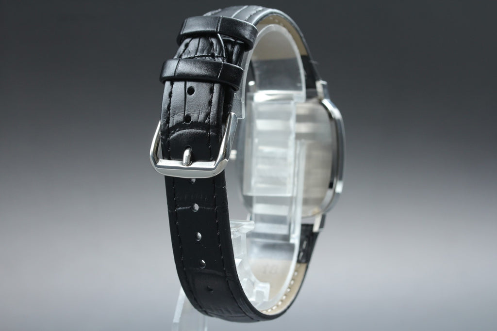 Near MINT OMEGA De Ville 31mm 192.0058 Quartz Silver Dial Men's Watch Vintage