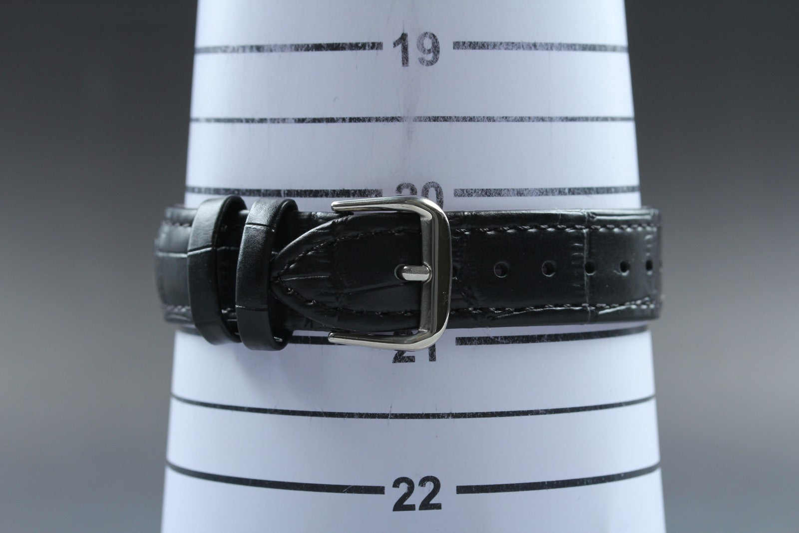 Near MINT OMEGA De Ville 31mm 192.0058 Quartz Silver Dial Men's Watch Vintage