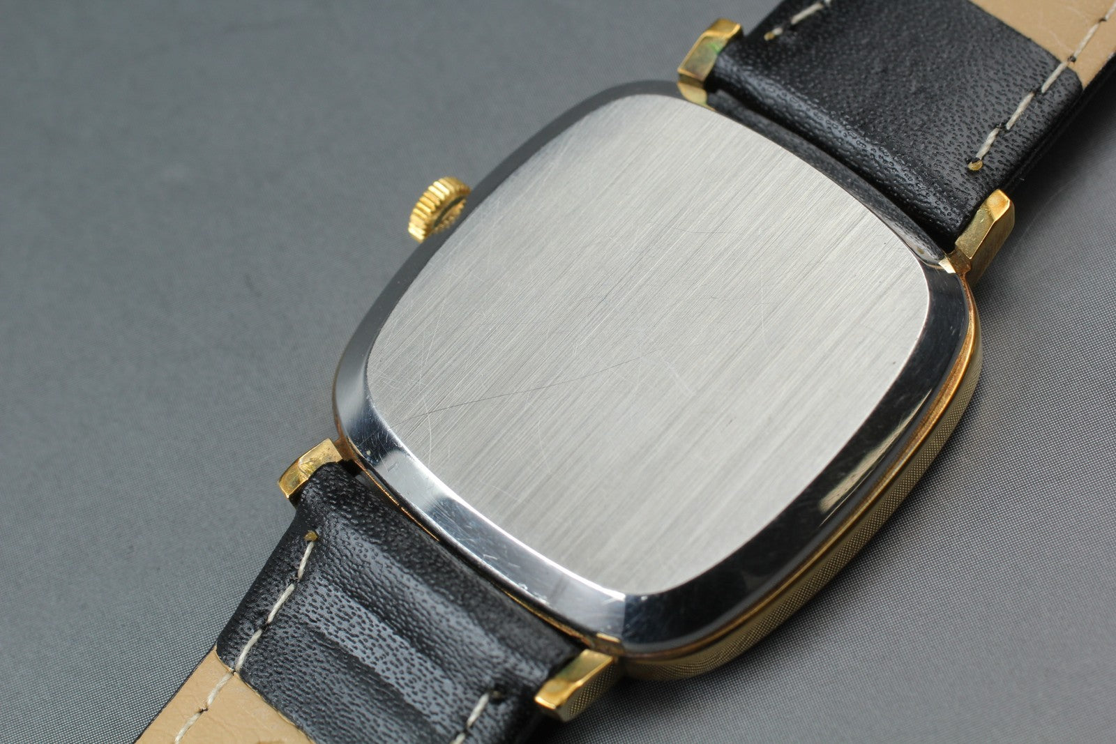 1973 Near MINT OMEGA De Ville 31mm 151.0045 Automatic Gold Dial Men's Vintage
