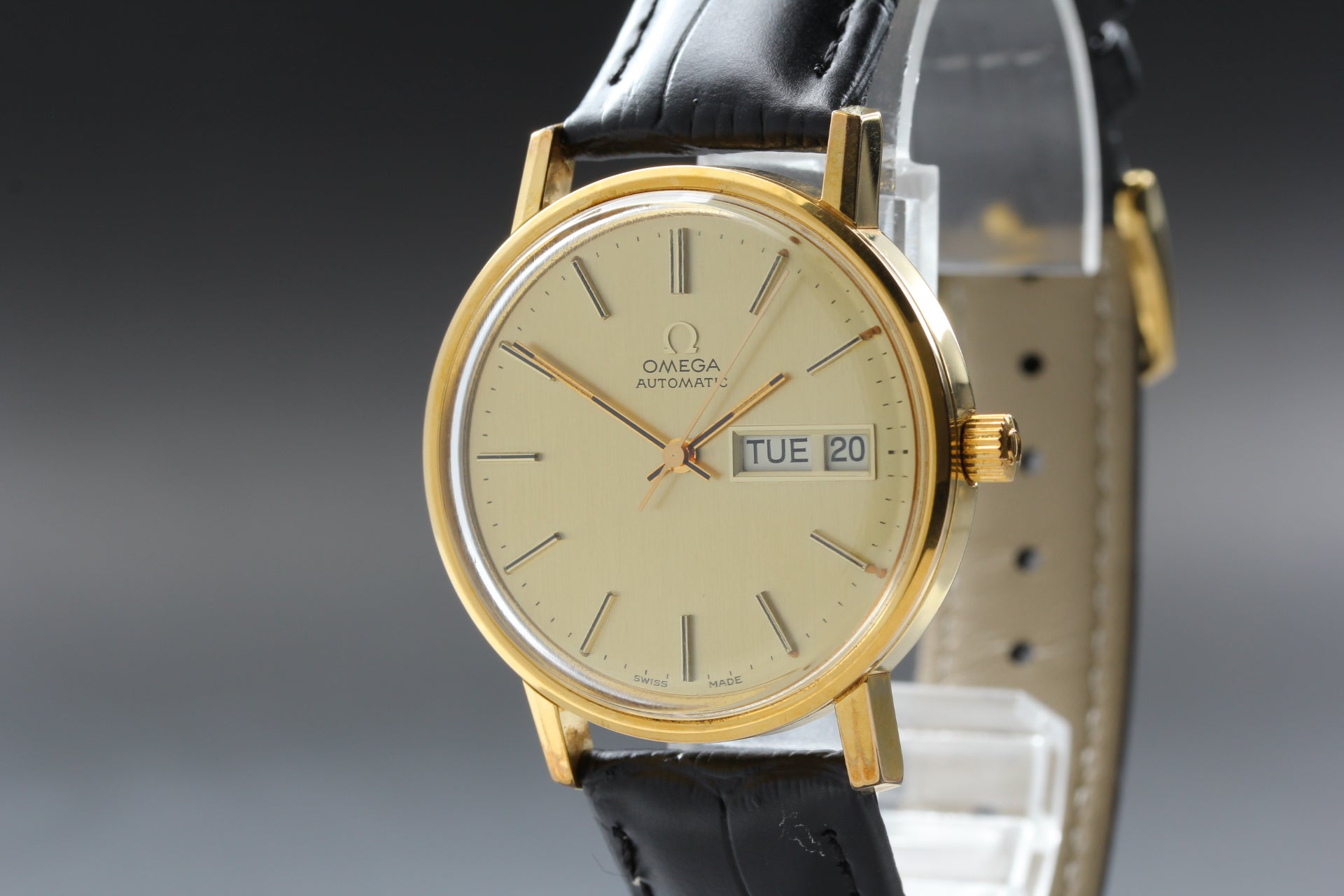 1977 Near MINT OMEGA Seamaster 35mm 166.0209 Automatic Gold Dial Men's Vintage