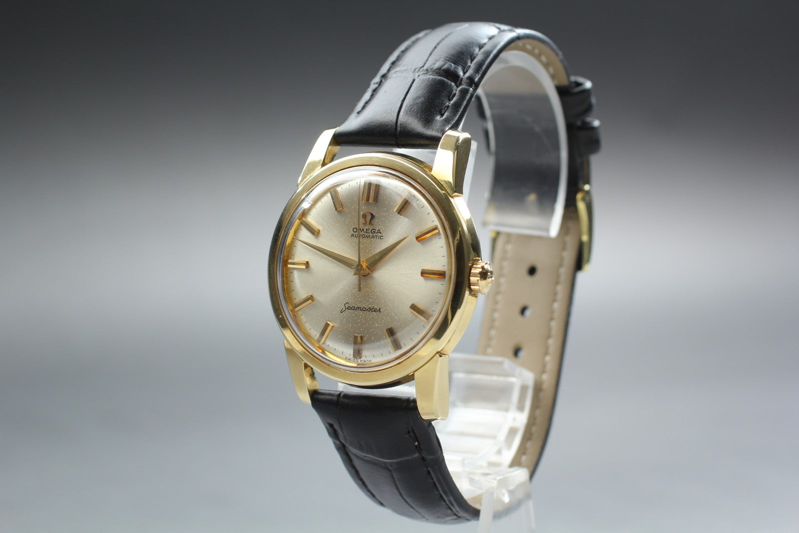 1962 Near MINT OMEGA Seamaster 34mm 14761 Automatic Gold Dial Men's Vintage