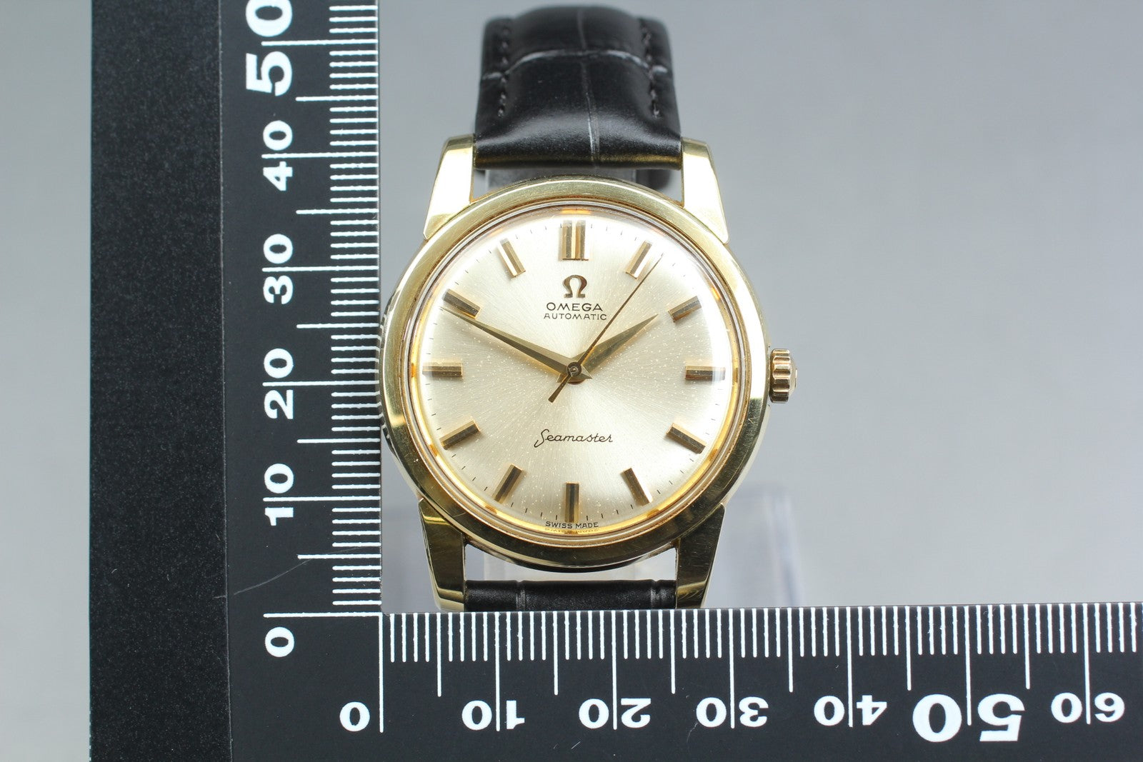 1962 Near MINT OMEGA Seamaster 34mm 14761 Automatic Gold Dial Men's Vintage