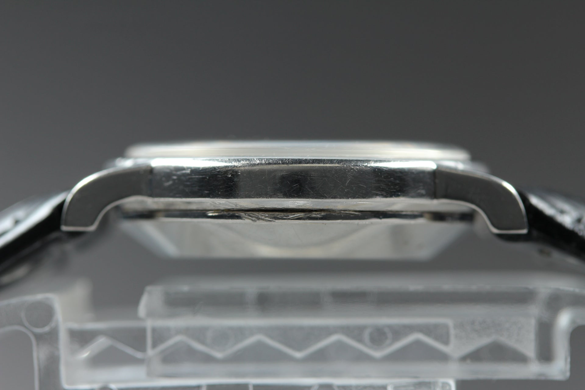 1979 Near MINT OMEGA De Ville 25mm 591.0012 Quartz Silver Dial Women's Vintage
