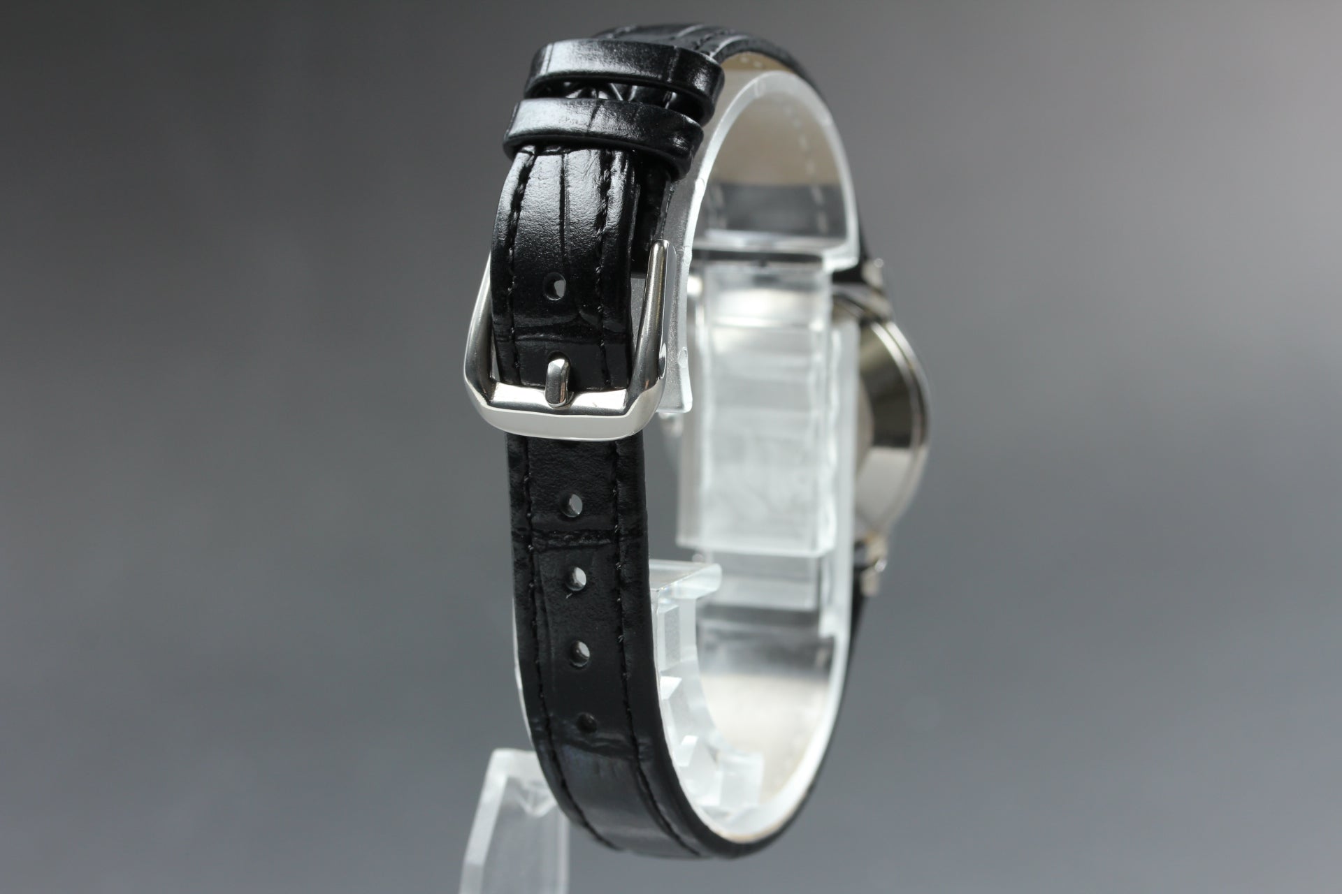 1979 Near MINT OMEGA De Ville 25mm 591.0012 Quartz Silver Dial Women's Vintage