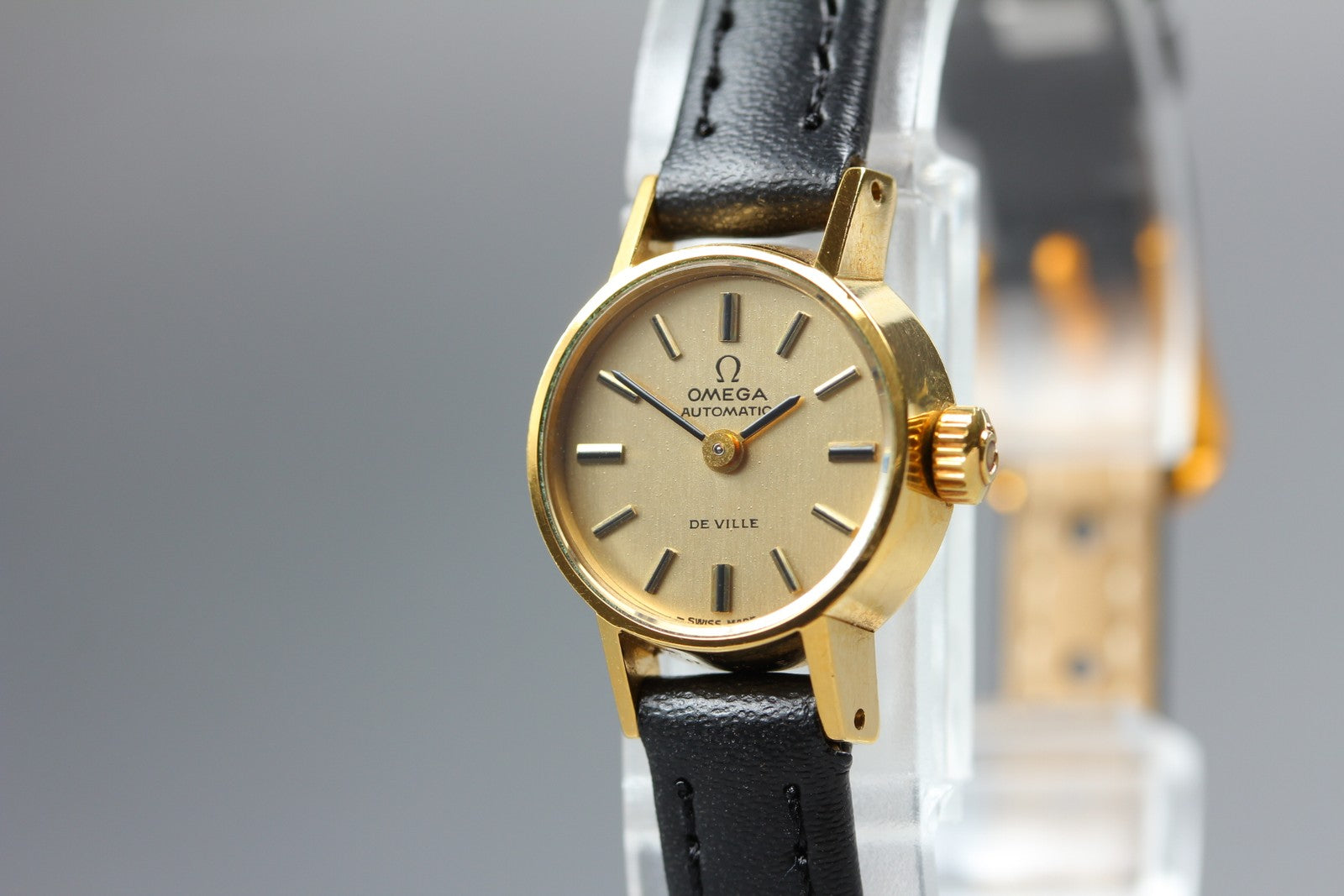 1972 Near MINT OMEGA De Ville 18mm 511.0057 Automatic Gold Dial Women's Vintage