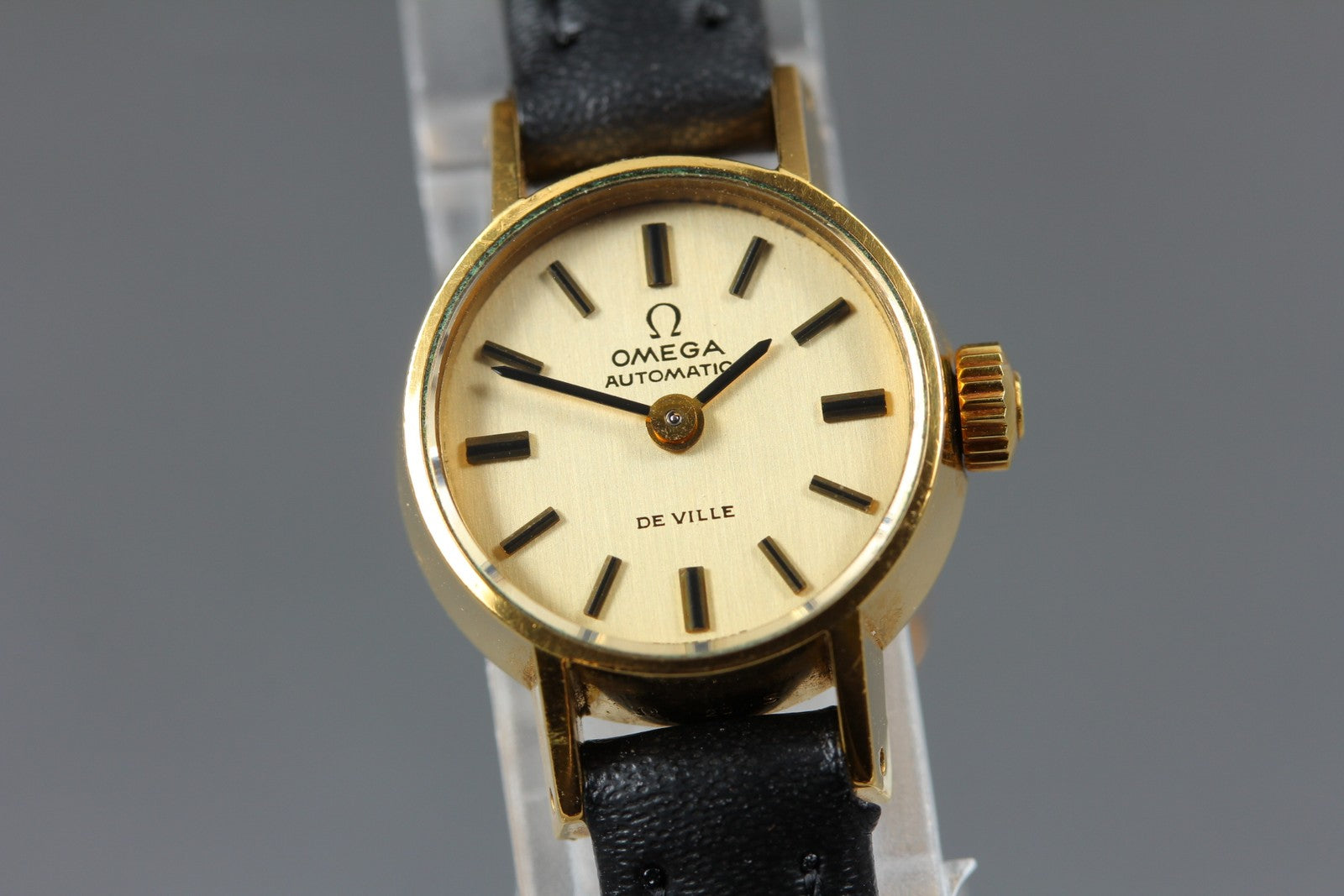 1972 Near MINT OMEGA De Ville 18mm 511.0057 Automatic Gold Dial Women's Vintage