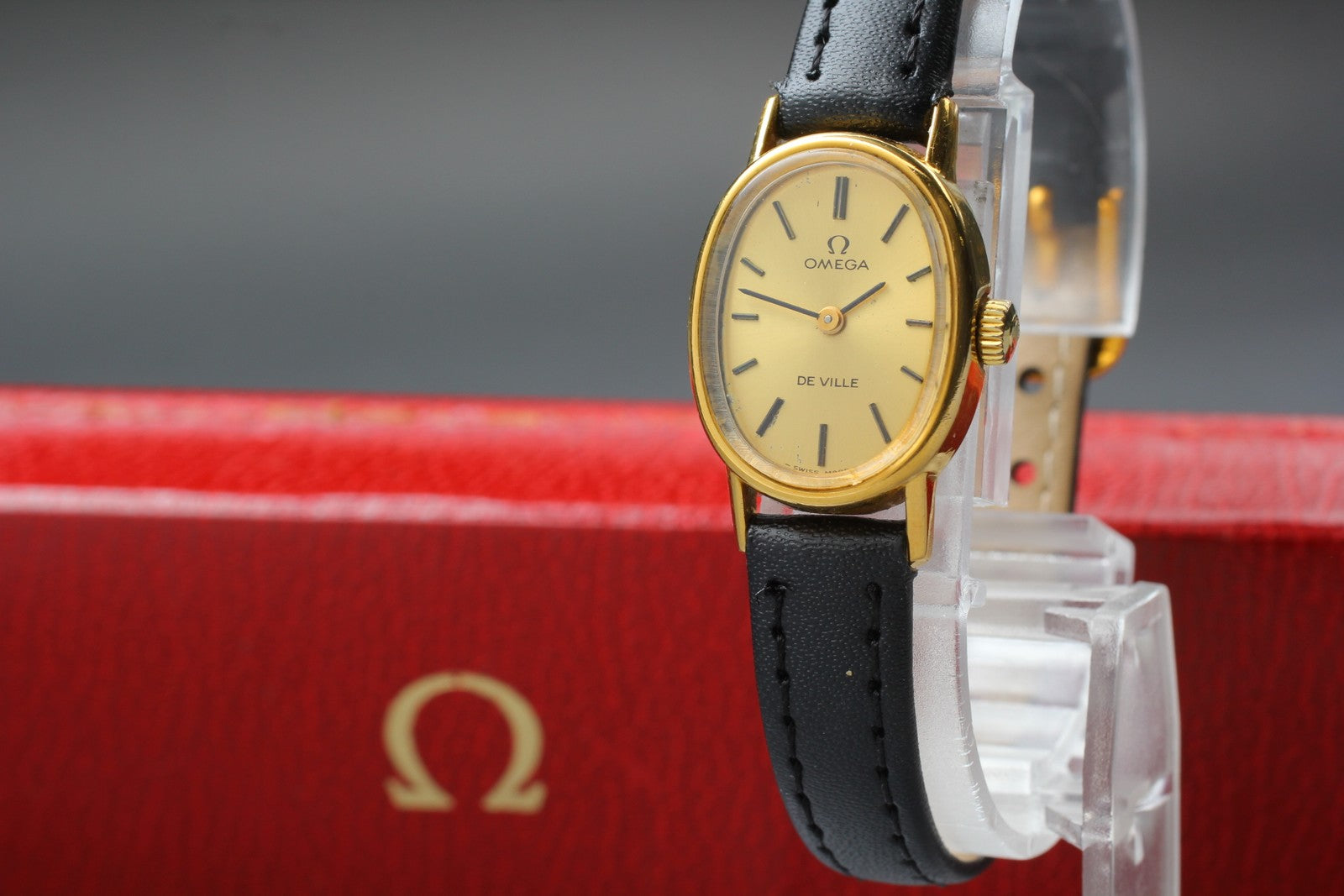 1977 Near MINT/Box OMEGA De Ville 18mm 511.0553 Manual Gold Dial Women's Vintage