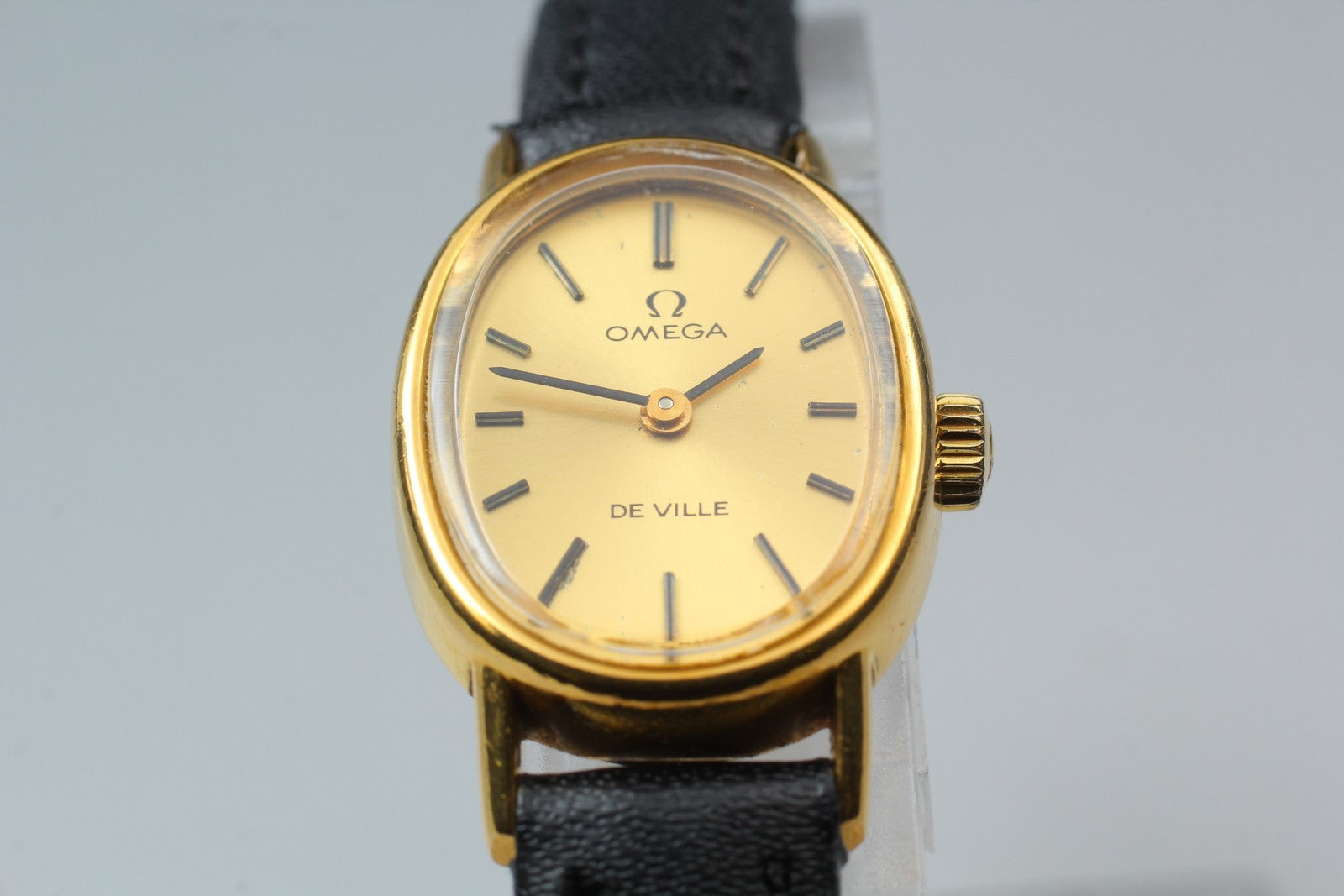 1977 Near MINT/Box OMEGA De Ville 18mm 511.0553 Manual Gold Dial Women's Vintage
