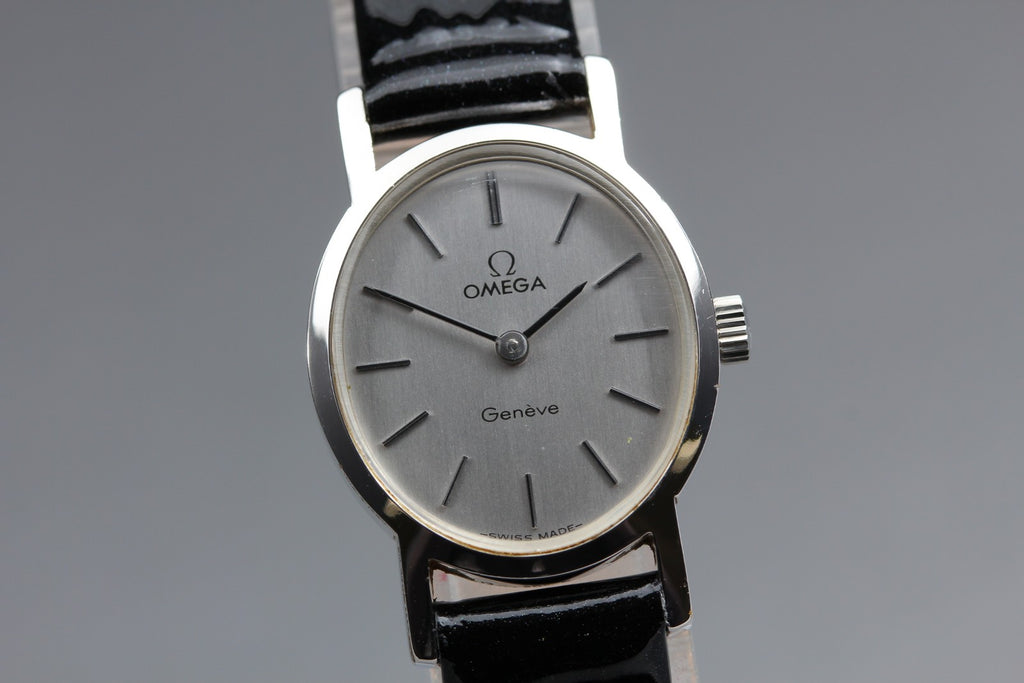 1973 Near MINT OMEGA Geneve 21mm 511.0411 Manual Silver Dial Women's Vintage