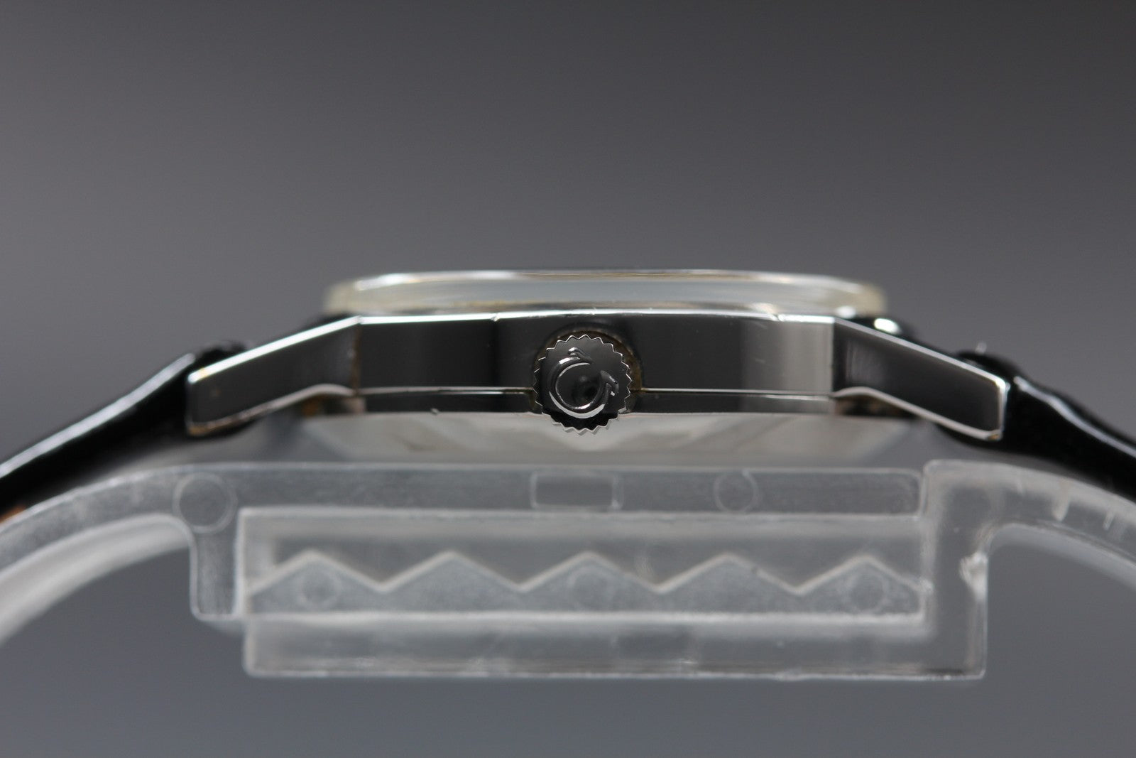 1973 Near MINT OMEGA Geneve 21mm 511.0411 Manual Silver Dial Women's Vintage
