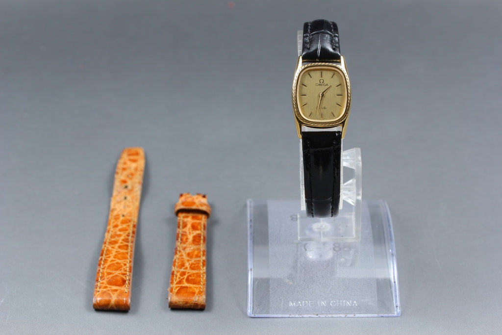1982 Near MINT OMEGA De Ville 19mm 591.0233 Quartz Gold Dial Women's Vintage