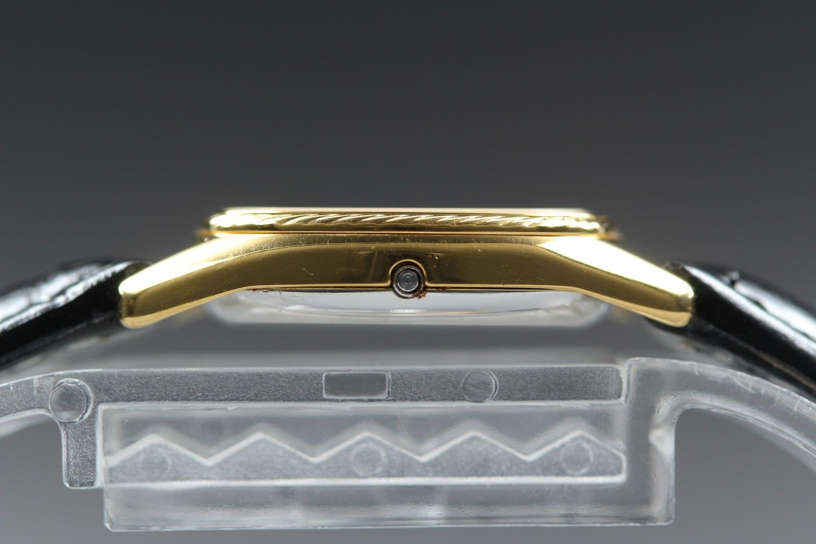 1982 Near MINT OMEGA De Ville 19mm 591.0233 Quartz Gold Dial Women's Vintage