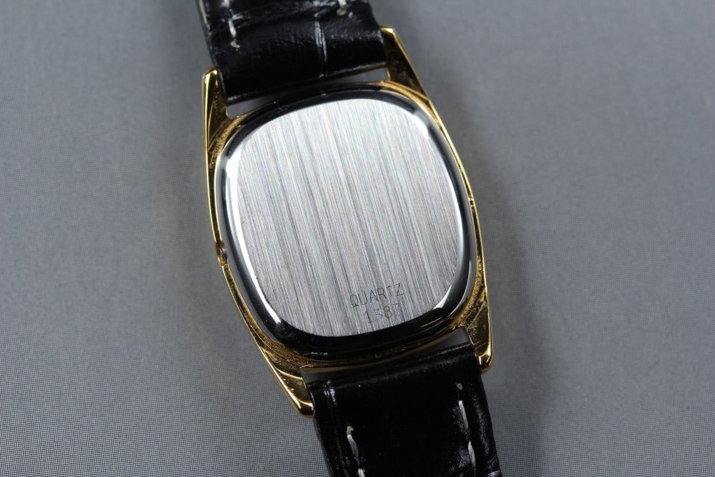 1982 Near MINT OMEGA De Ville 19mm 591.0233 Quartz Gold Dial Women's Vintage