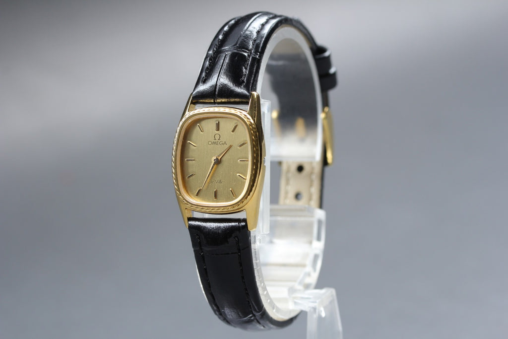 1982 Near MINT OMEGA De Ville 19mm 591.0233 Quartz Gold Dial Women's Vintage